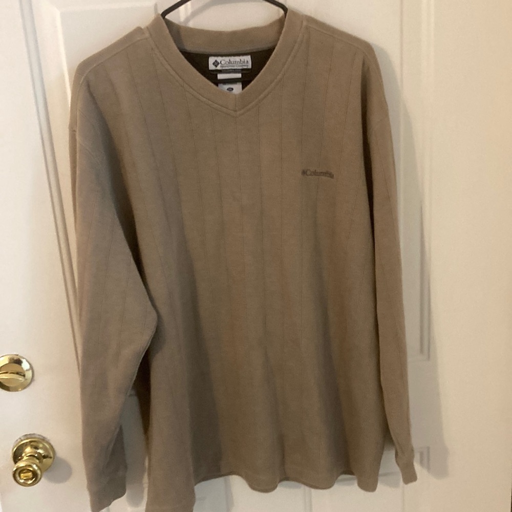 Men’s Columbia Sportswear XXL Tan long sleeve V Neck sweater 60% cotton/40 poly
